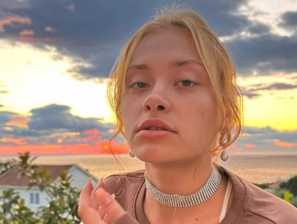 Маша мечтала о красивой жизни