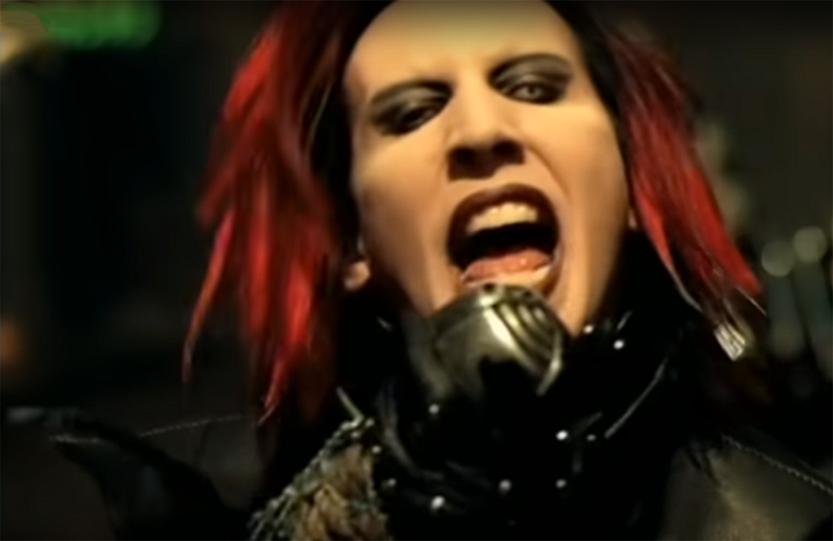 Американский артист-сатанист Мэрлин Мэнсон в скандальном клипе Coma White