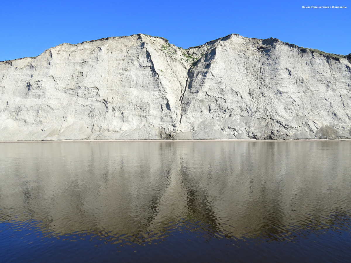 Один их "бугров" мыса Трехбугорный