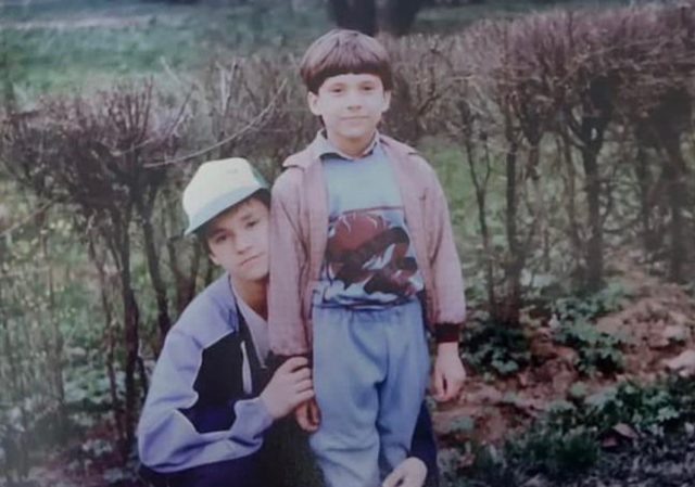    Паша Техник с братом. Фото: социальные сети