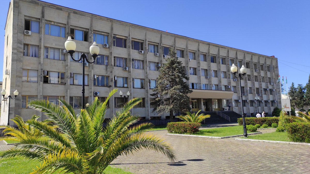 В мае в Абхазии тепло и пальмы. Фото: Кирилл Полиенко/Polienko: путешествуем вдвоём