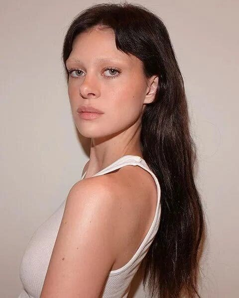 Никола Пельтц-Бекхэм