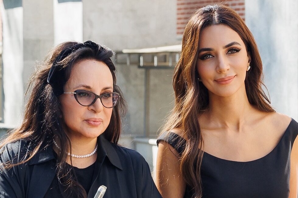     Певица Зара показала редкие фото с мамой в ее личный праздник