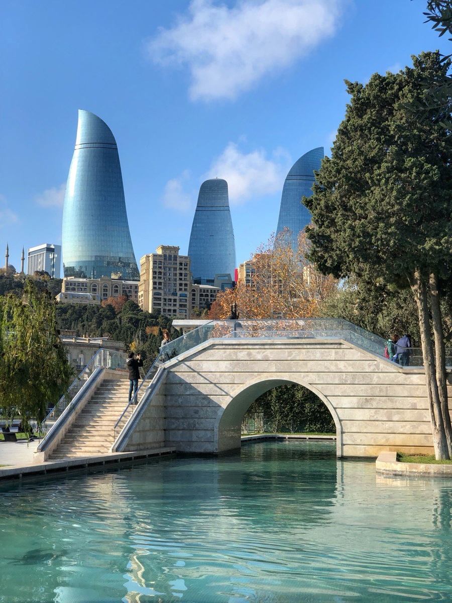 "Малая Венеция" и Flame Towers в Баку