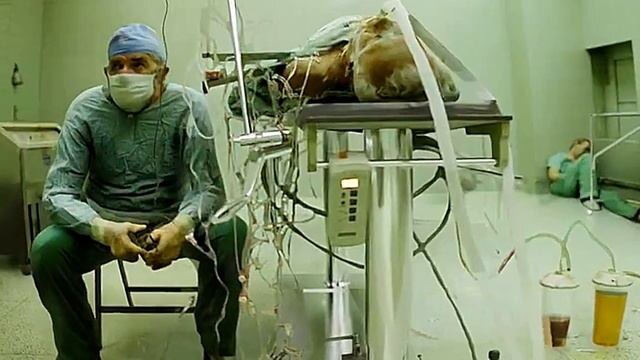 Доктор Збигнев Релига после 23-часовой операции по пересадке сердца