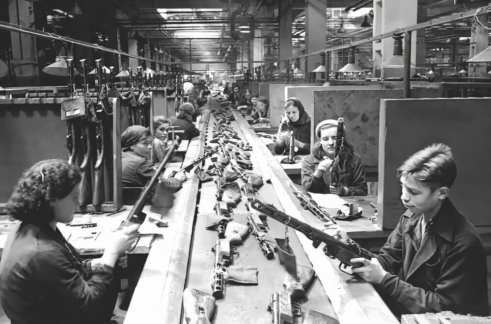 Сборочный конвейер ППШ в Вятских Полянах