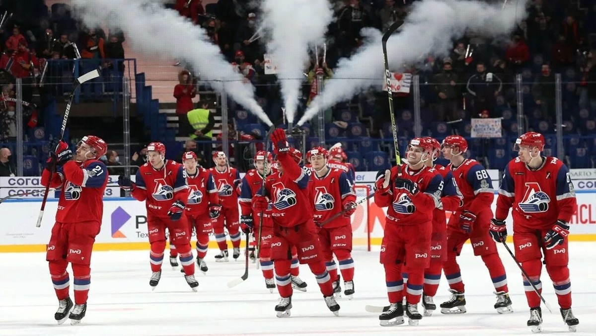 Фото с яндекс.картинки (ярославский "Локомотив")