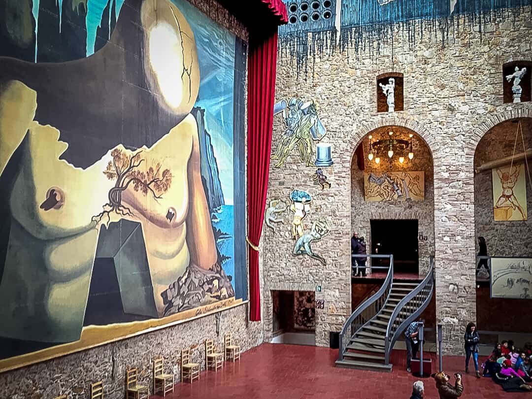 Театр-музей Сальвадора Дали, Фигерас, Испания