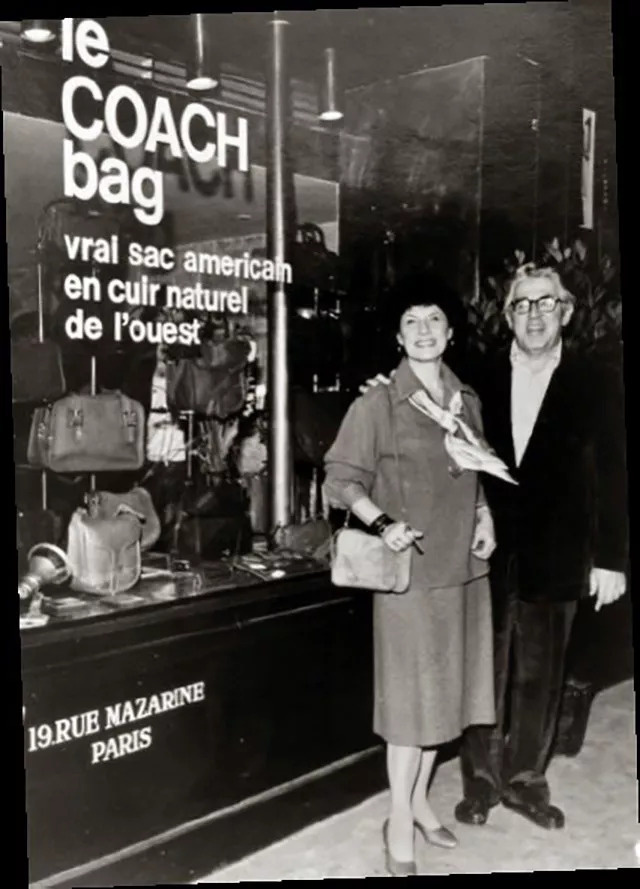 Открытие магазина Coach