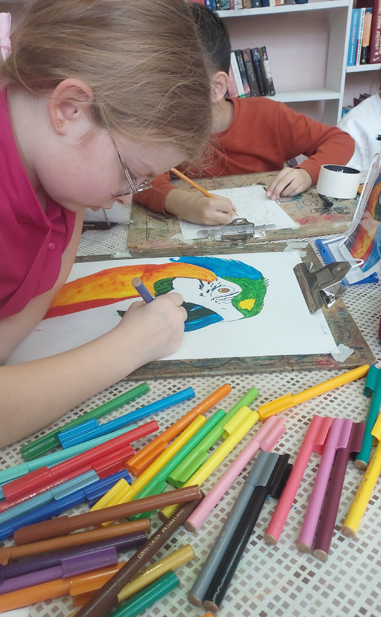 KondrashinaSCHOOL. Рисунок фломастерами. Филиал на проспекте Андропова.  Фотография автора канала 