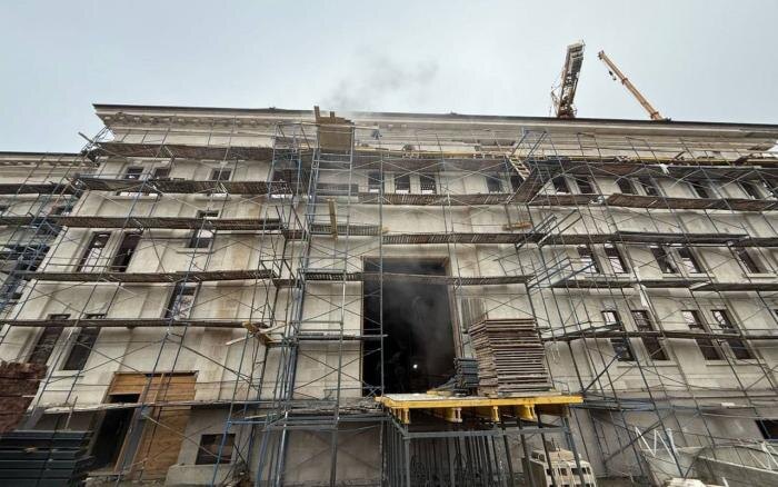 В Мариуполе продолжается восстановление драмтеатра, источник – Телеграм-канал Донбасс Сейчас