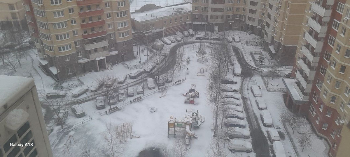 фото автора из окна