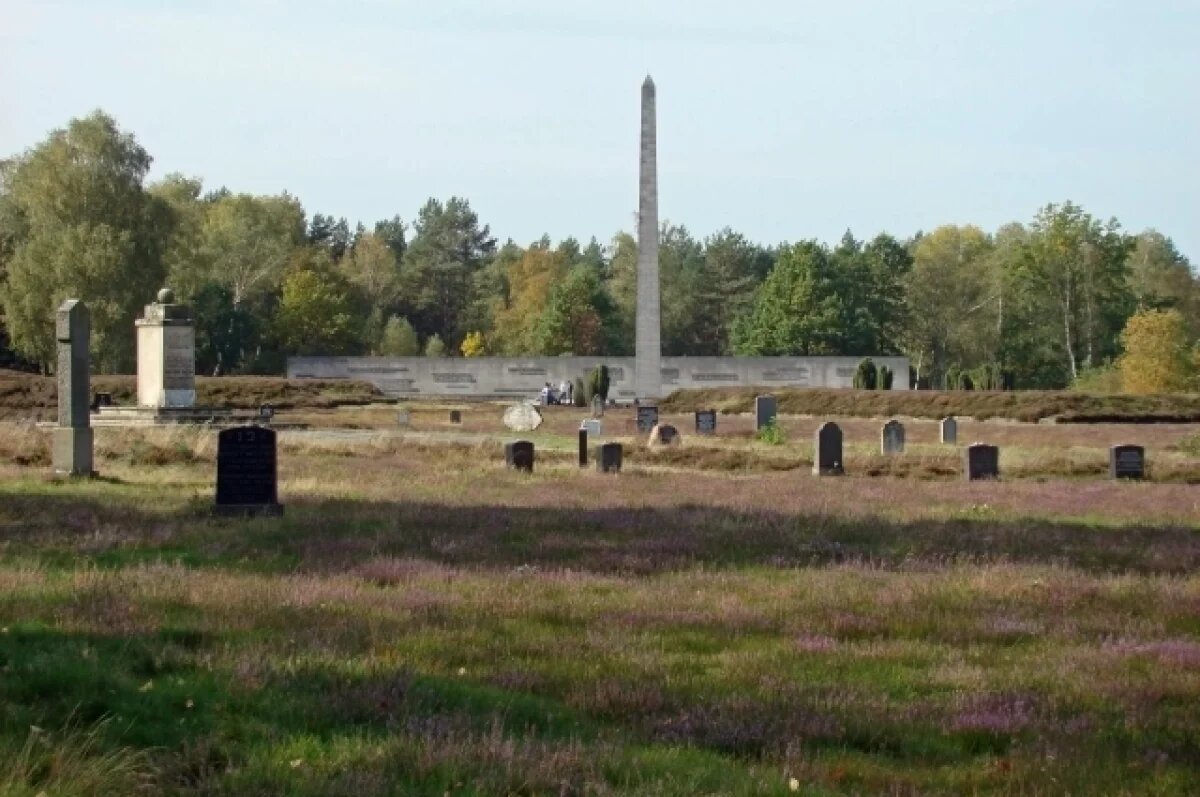    Школьники в ФРГ устроили скандал у мемориала на месте бывшего концлагеря