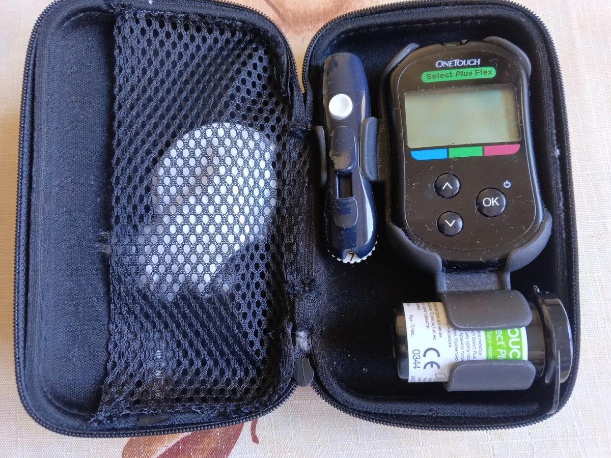 фото автора: каждое мое утро начинается вот с такого прибочика, глюкометра