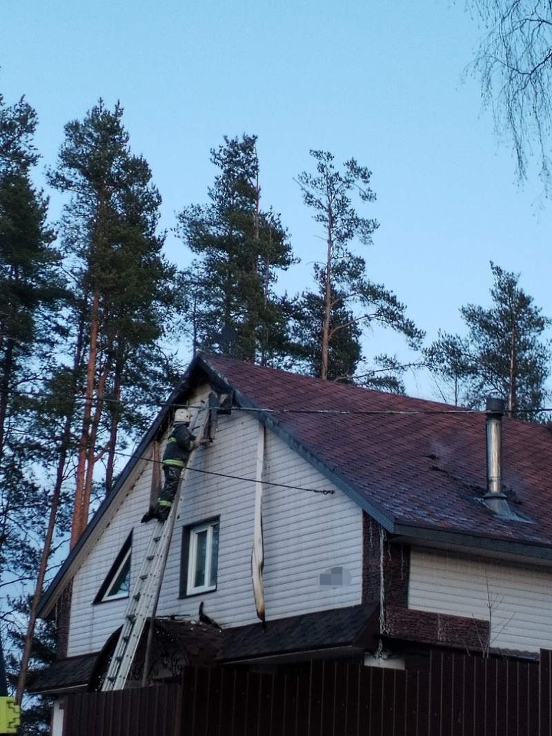    Красивый коттедж загорелся на СямозереГКУ РК "ОПС по Пряжинскому району"