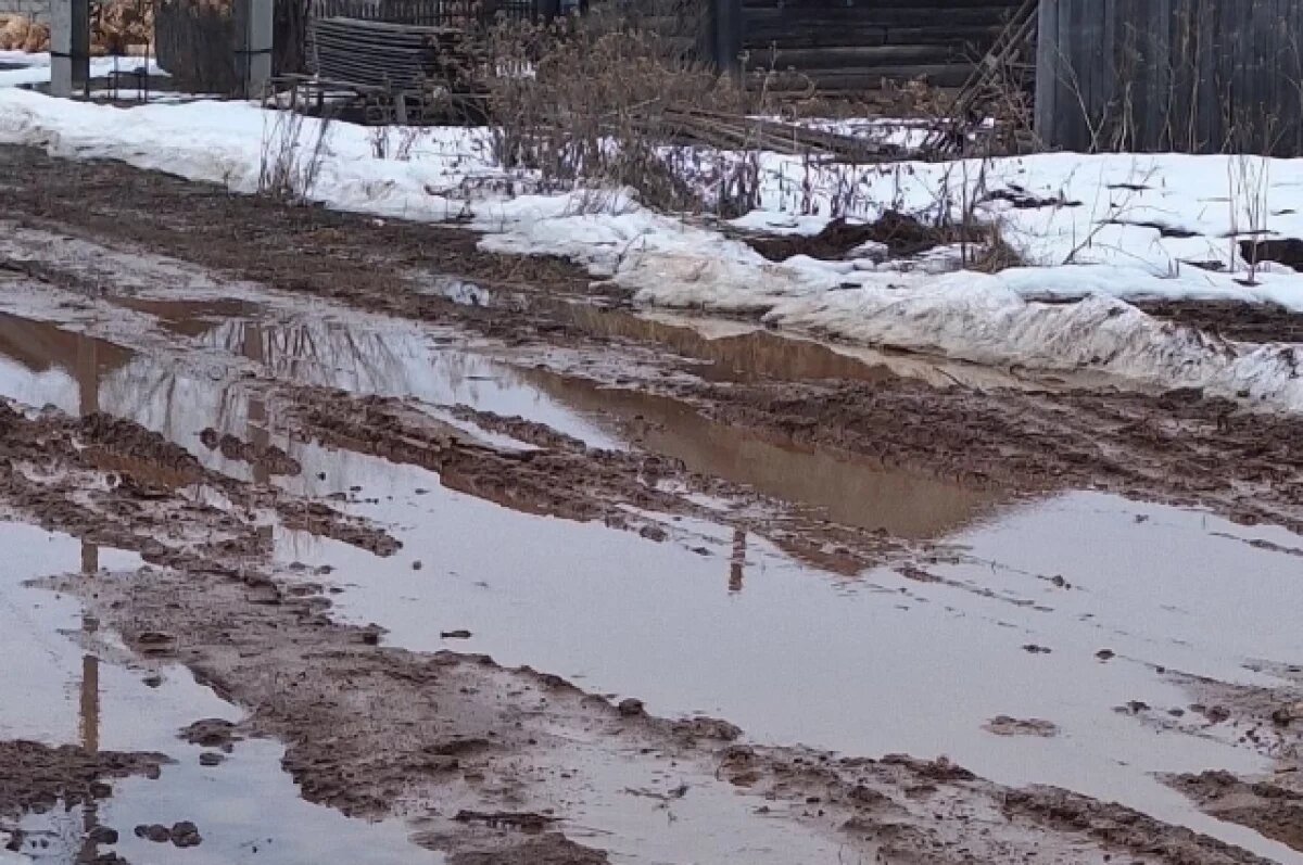   В Пермском крае машины вязнут в грязи на разбитых после газификации дорогах