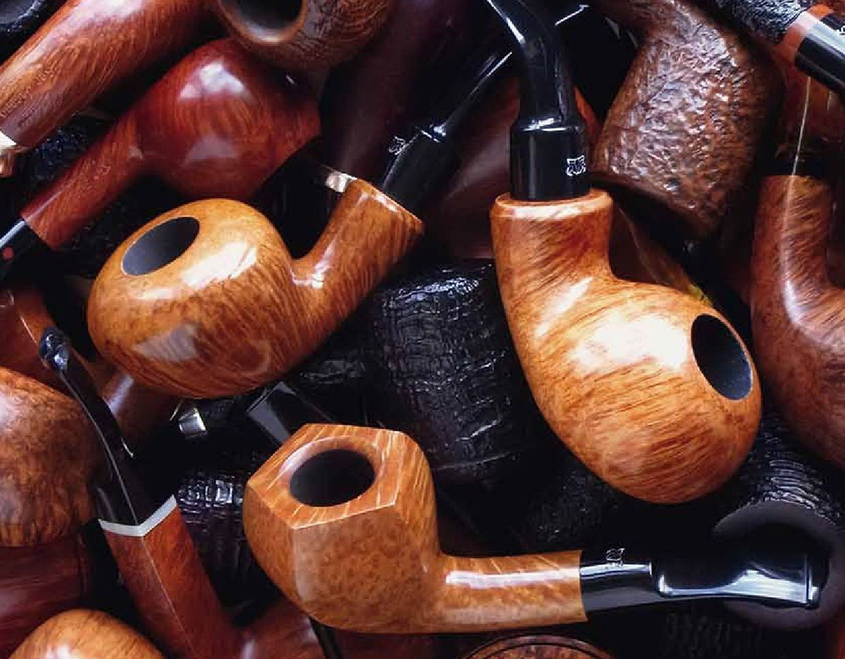 Вскоре в каталоге появились трубки, изготовленные сторонними производителями под брендами...