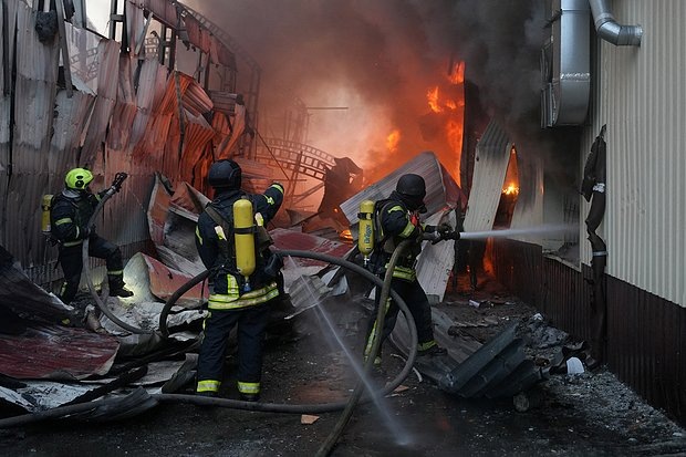    Фото: State Emergency Service of Ukraine / Reuters