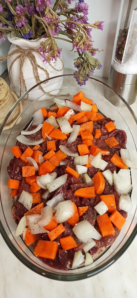 ингредиенты в форме для запекания 