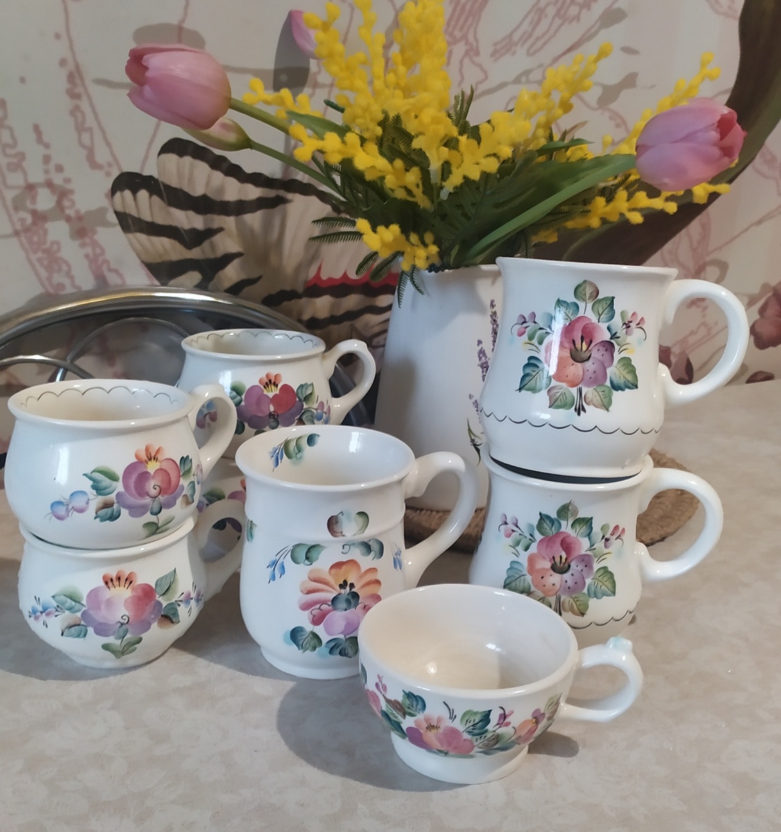 Кружки разных форм "Клубничка", "Яблонька" "Гостепреимная"