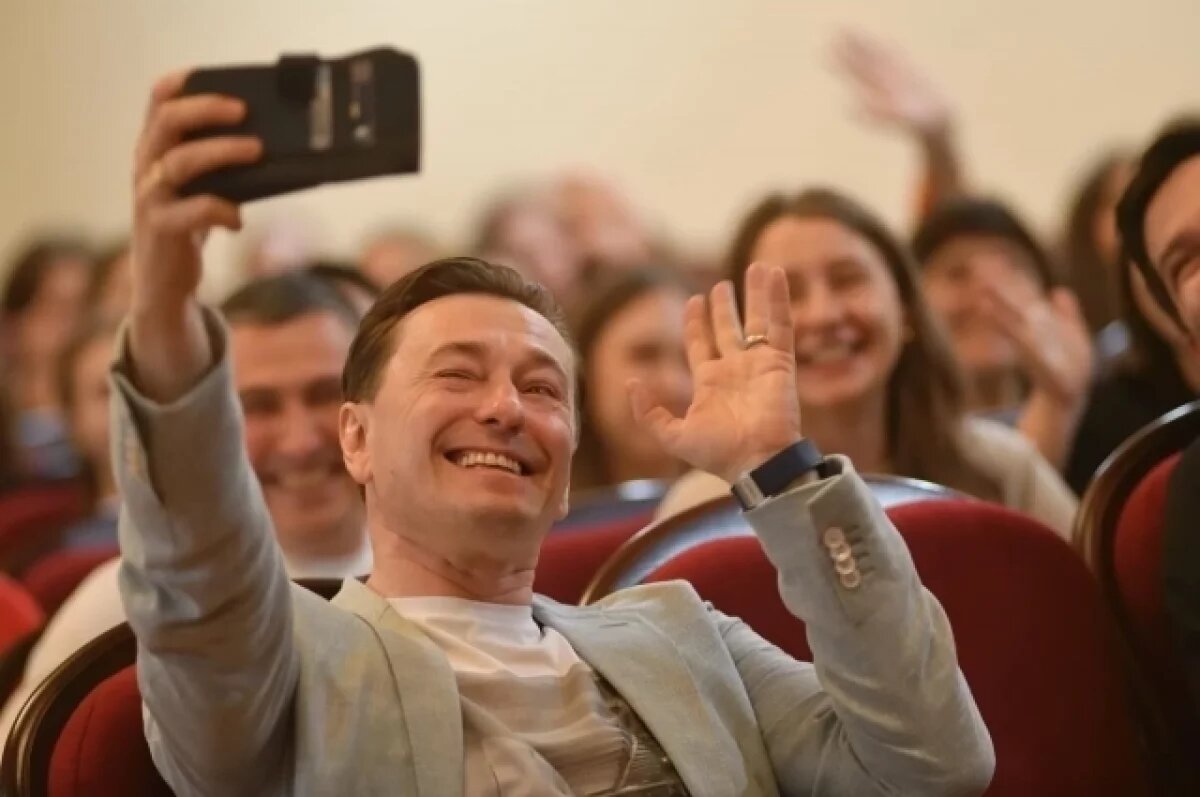    Сергей Безруков выложил видео из Краснодара и Сочи