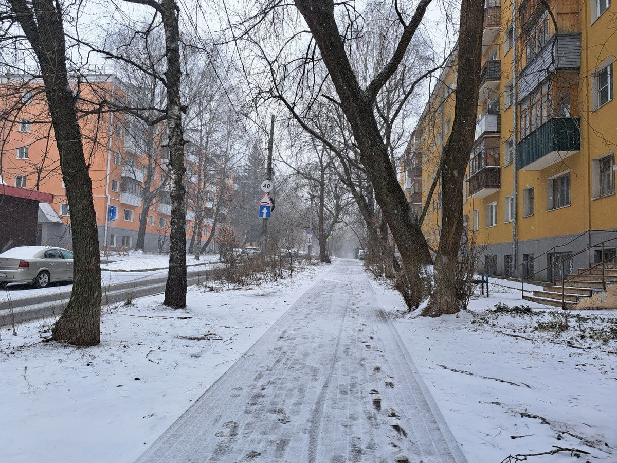 Улицы города засыпало снегом.  Фото: ФедералПресс / Вера Романескул