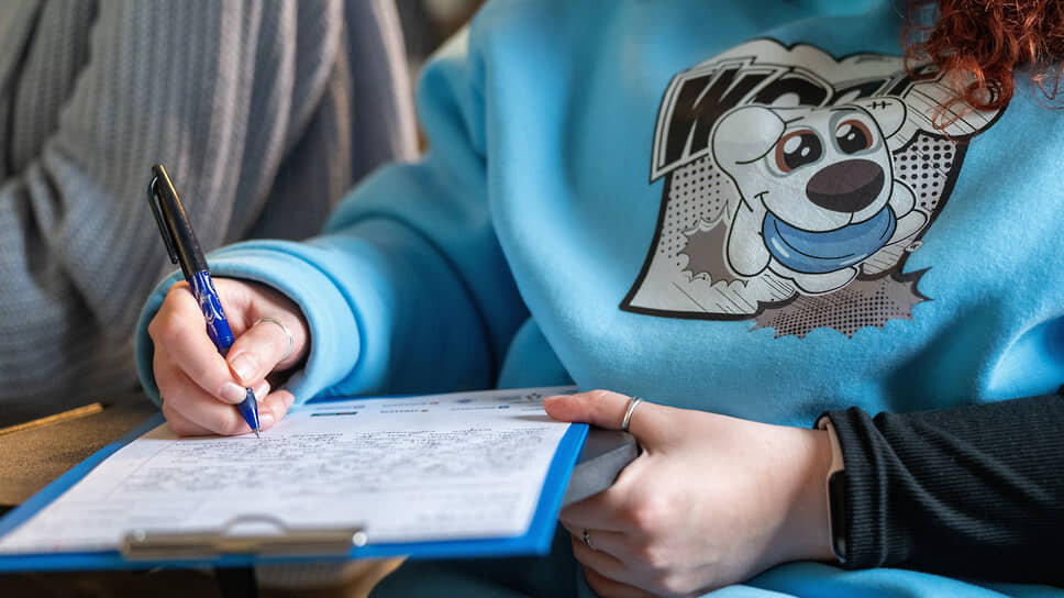 Участники Тотального диктанта на площадке Дома Зингера..📷Фото: Алексей Смагин / Коммерсантъ