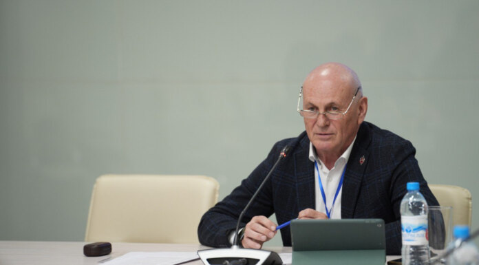    Заседание провел председатель Координационного совета МАСС по переходу к цифровой экономике, заместитель руководителя администрации главы Республики Бурятия и правительства Республики Бурятия по цифровому развитию Валерий Андронов