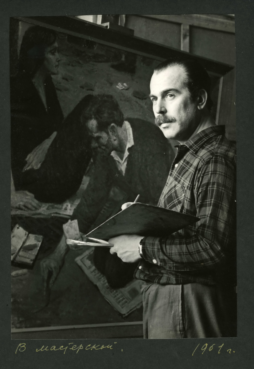 Гелий Коржев в мастерской, 1961 год.  Работа над картиной "Художник", представлено Фондом Гелия Коржева в 2021 году для публикации     https://severstolici.ru/wp-content/uploads/2021/06/SAO_22_2021.pdf  