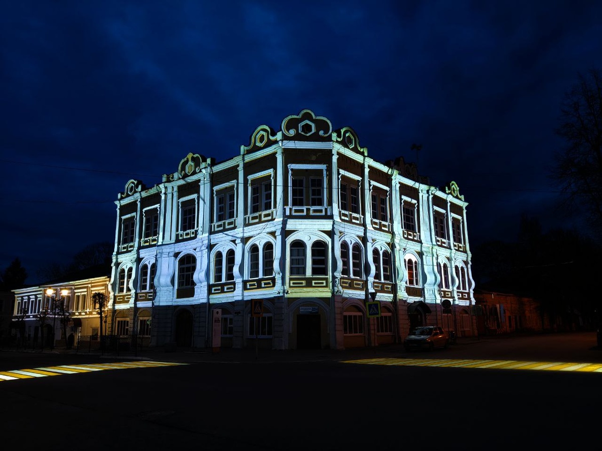 г. Касимов, ул. Советская. Техникум водного транспорта, бывший дом потомственного купца первой гильдии Касимова. Постройка 1864 г.
