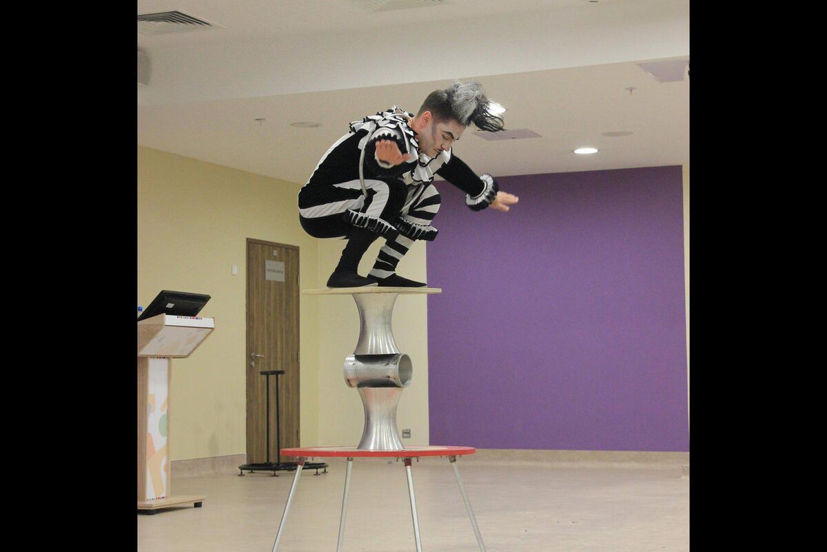 Вспоминается старая-добрая телепередача из 90-х: "А вам слабо?!" Анастасия Кочеткова / Газета Metro