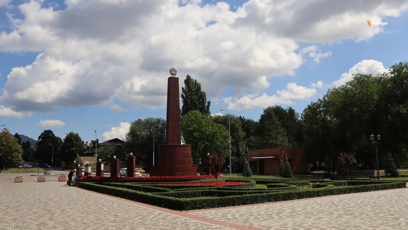    Стела победы «Никто не забыт — ничто не забыто» в парке Победы Пятигорска Фото: ИА «Победа26»
