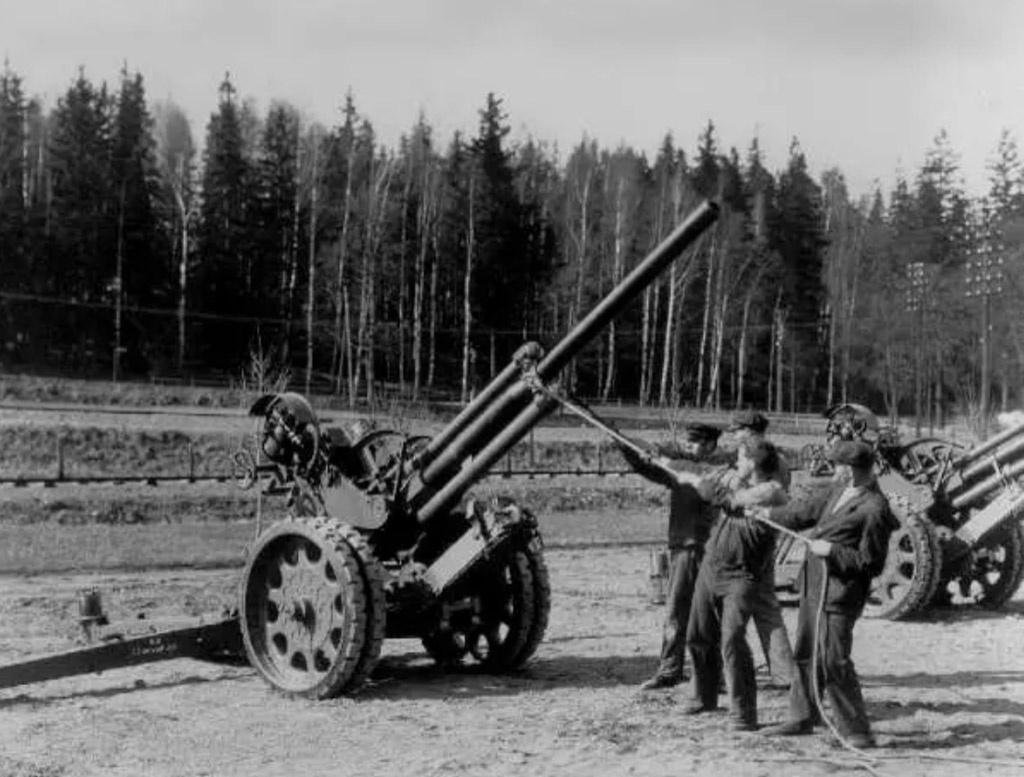 7,5 cm Lvkan m/30, данное орудие считалось лучшим противотанковым средством. 