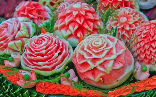 Эта красота сделана на арбузе. Как вам?