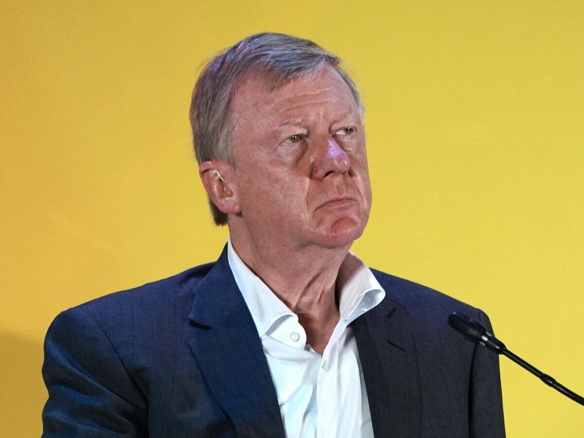 Вон он - душа на распашку, свой в доску в определенных кругах... Инет