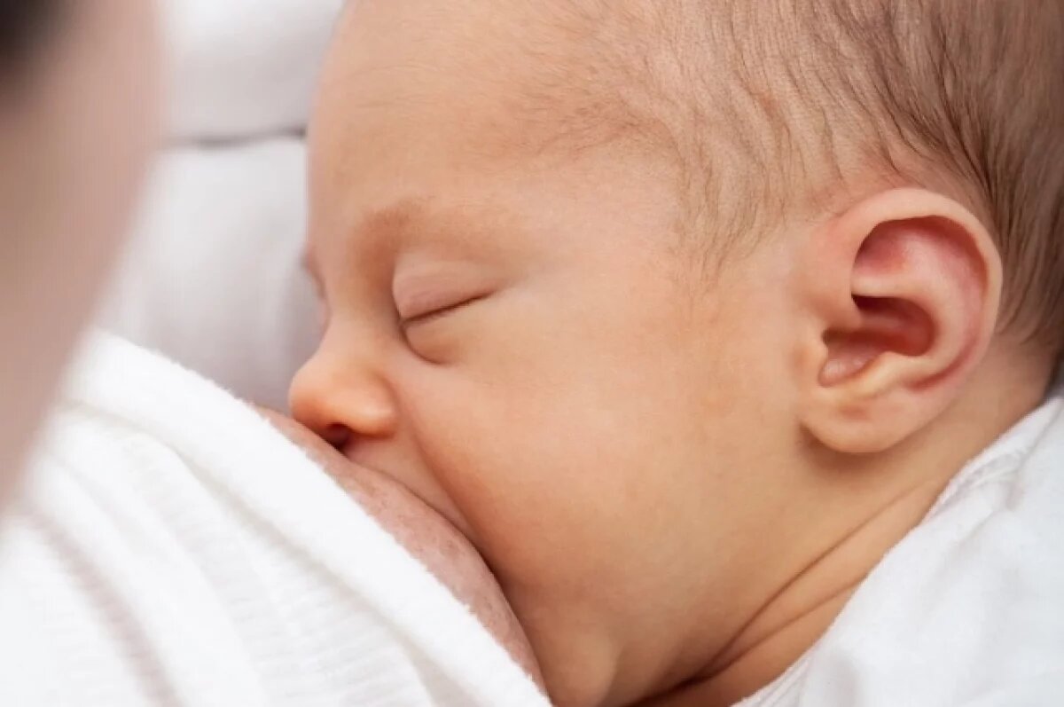    Кормящие грудью мамы молодеют на 3-8 лет.