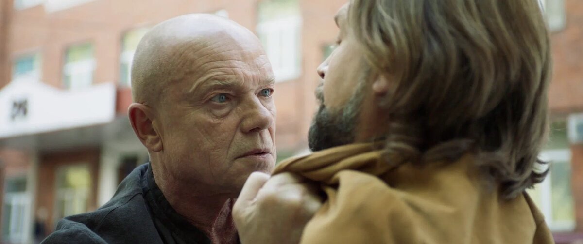 Кадр из сериала "Оперативная память" (2025). Фото https://www.kinopoisk.ru/film/5599922/stills/