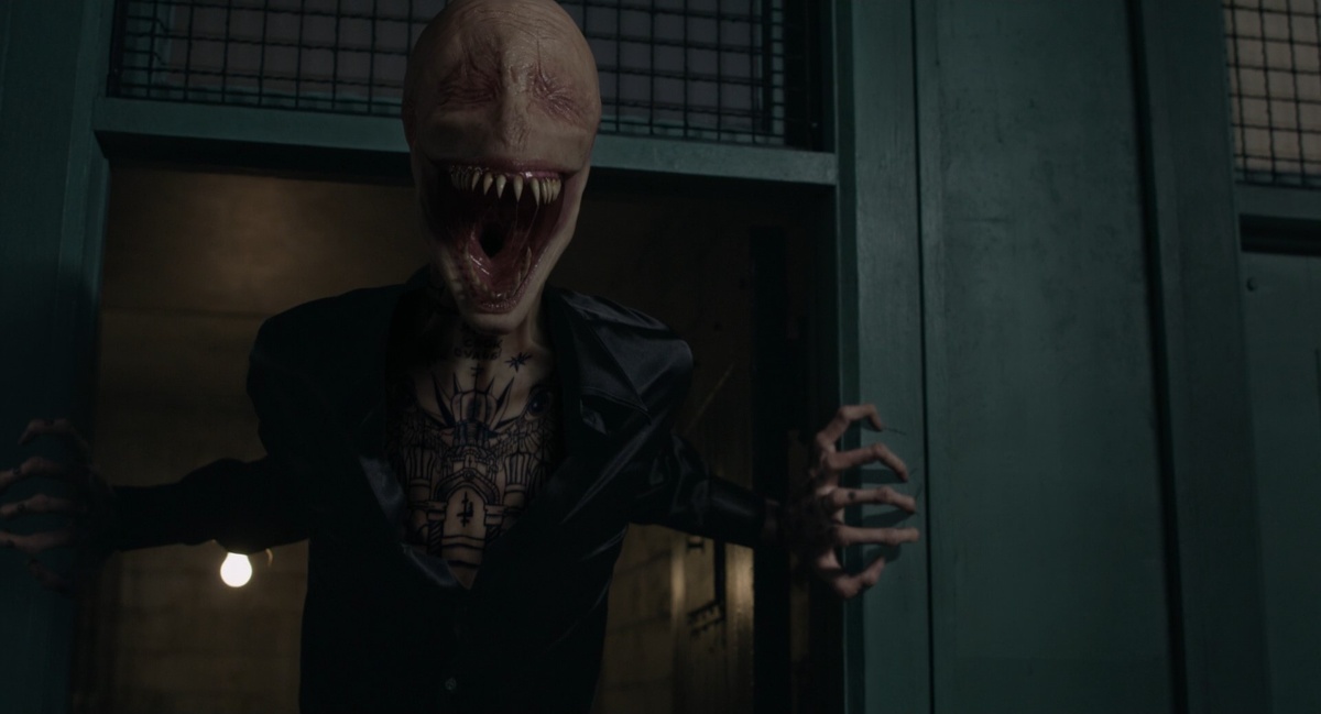 Эксперты по наколкам - ваш выход. 