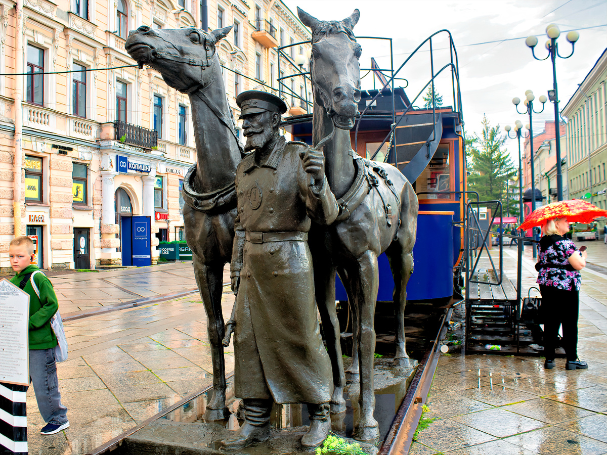 памятник конке