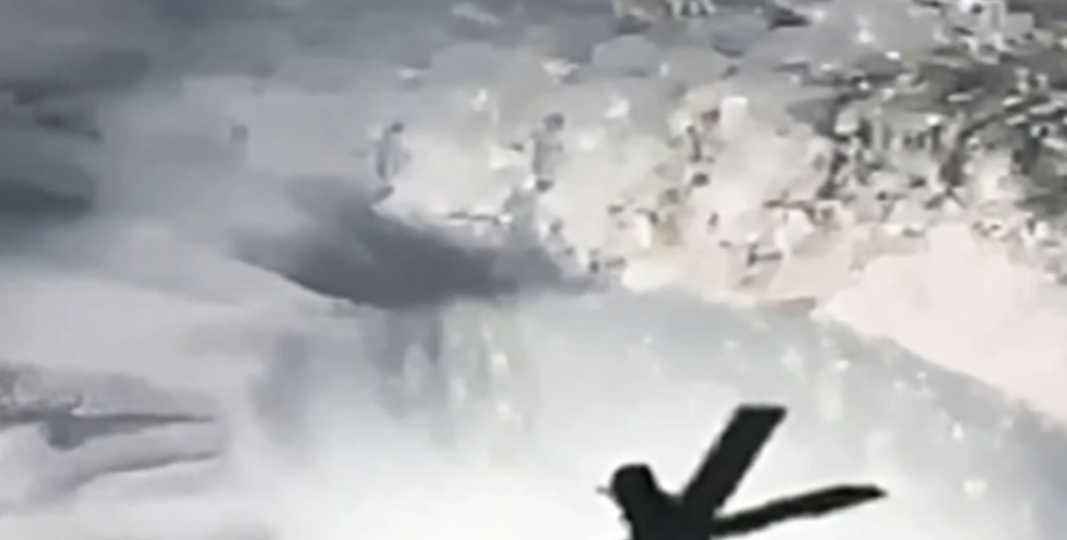 Почему спутники на 8 минут останавливают съемку в Зоне Антарктиды?