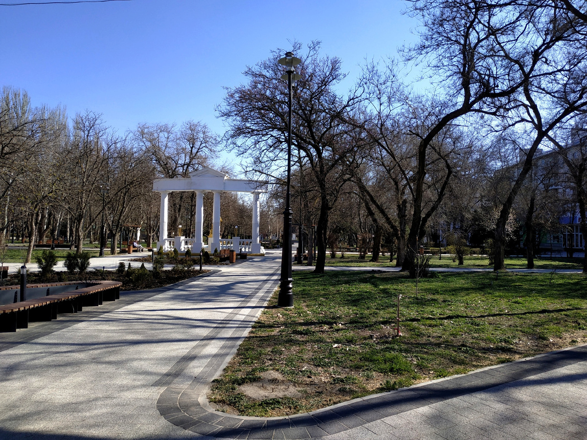 Юбилейный парк в Феодосии. Фото сделано именно в тот день.