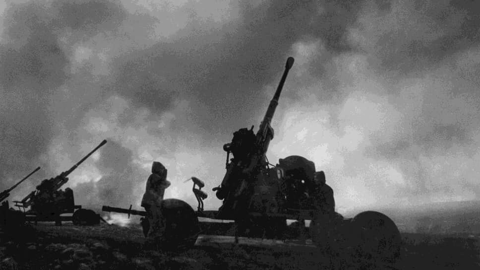 «Пять дивизионов РГК из-за неподачи подвижного состава вовсе не прибыли в районы сосредоточения войск».📷Фото: Фотоархив журнала «Огонёк» / Коммерсантъ