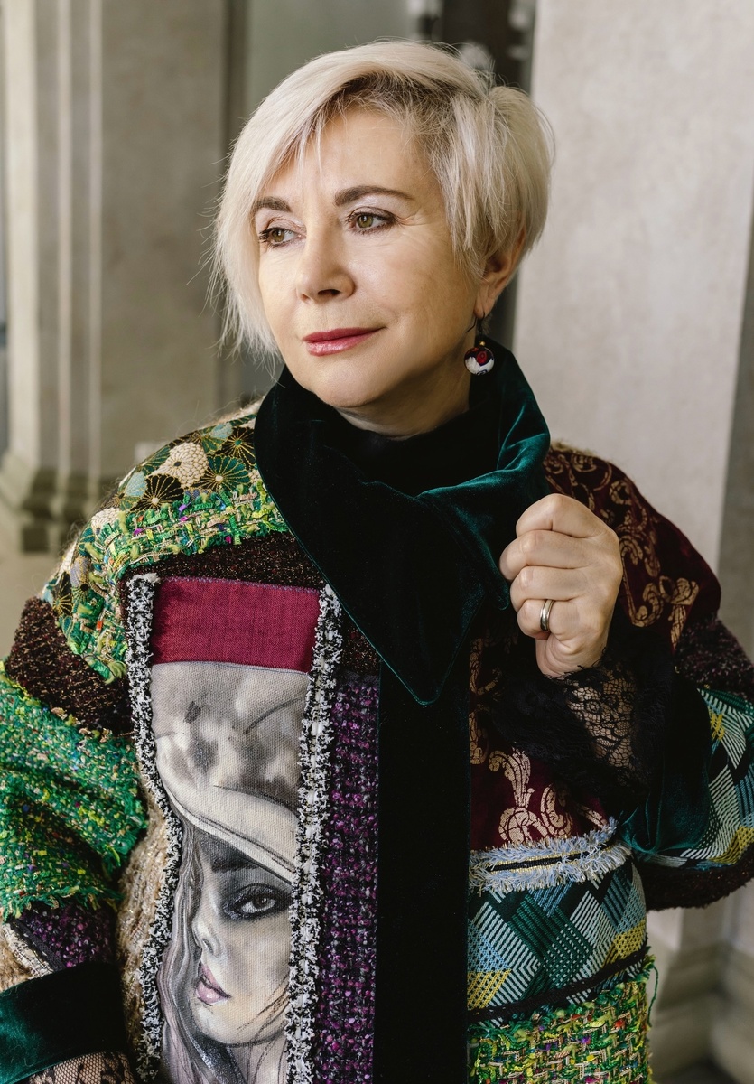 Французские ткани Saféco давно завоевали сердца художников и дизайнеров одежды. Настоящее произведение искусства — текстильный коллаж от талантливого художника Ирины Мордвиновой, созданный с использованием тканей Saféco.