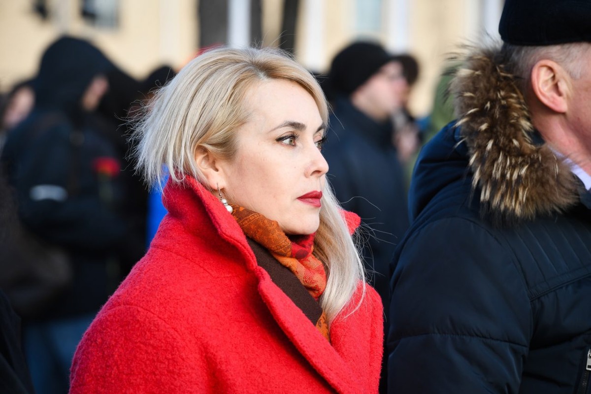    Инна Колыхматова. Символ «Эстафеты Победы» прибыл в Петрозаводск. Фото: "Республика" / Оксана Кудряшова