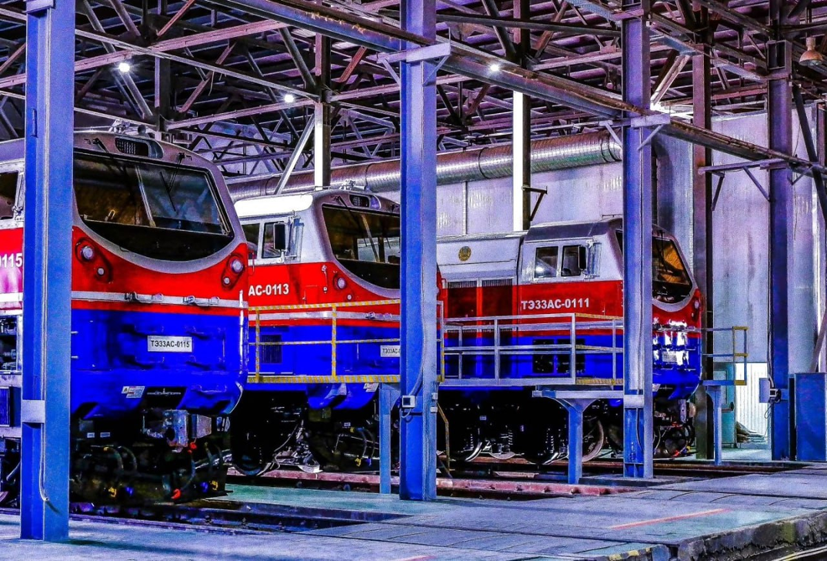 Грузовые тепловозы ТЭ33А на заводе ЛКЗ. Источник: ЛКЗ