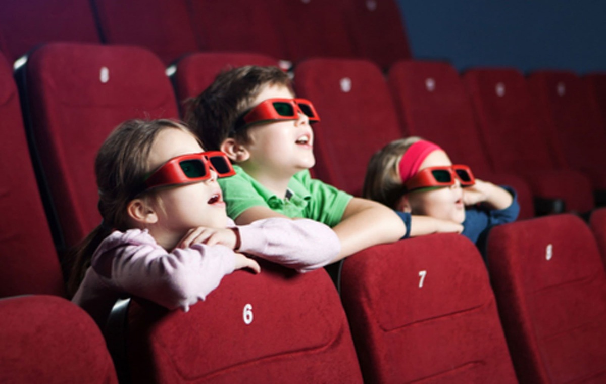    Ликбез для подростков: правда ли, что ребенка не пустят на фильм 18+