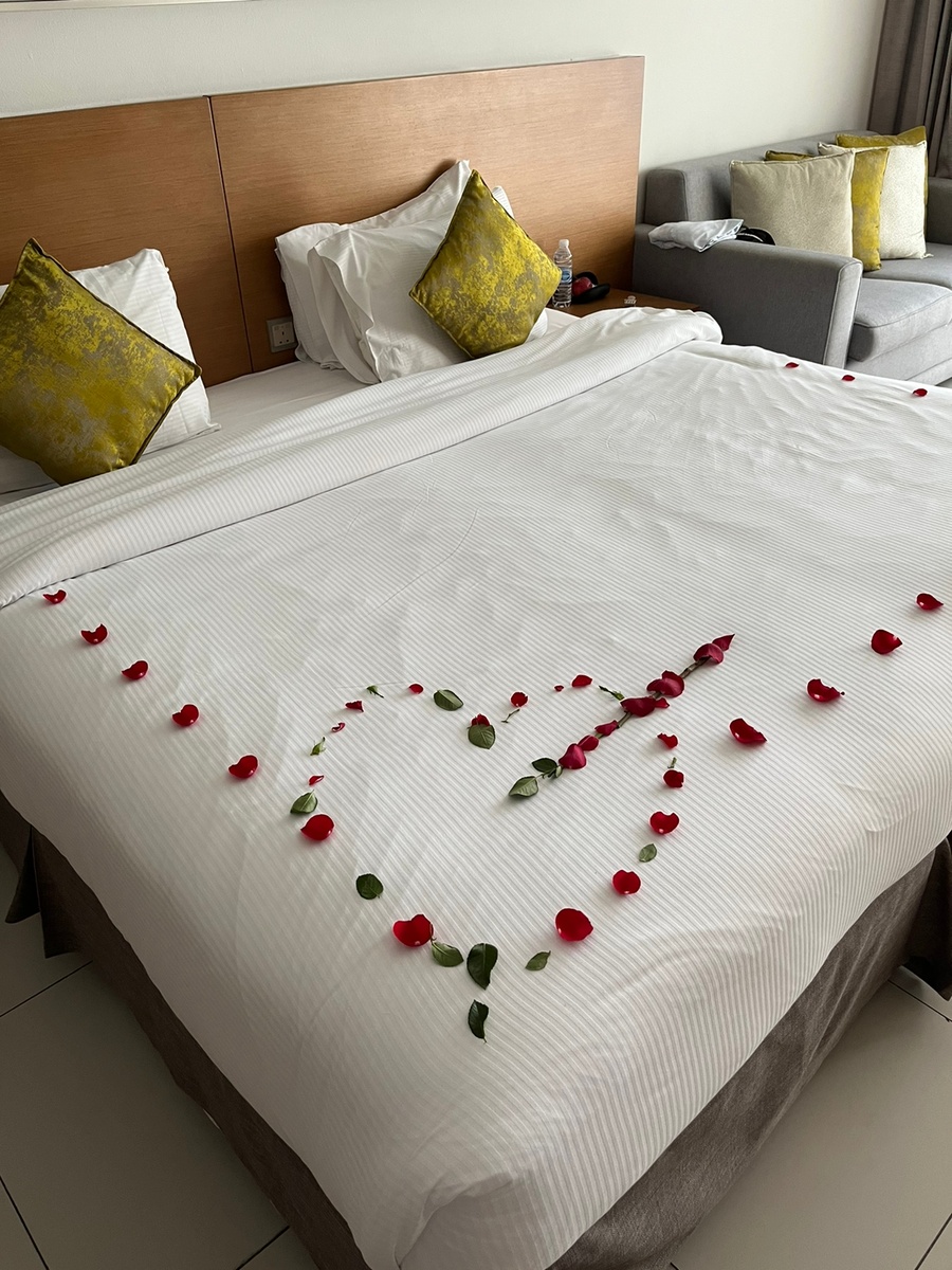 В архиве нашего чата даже нашлось фото их свадебного путешествия в Доминикану. 