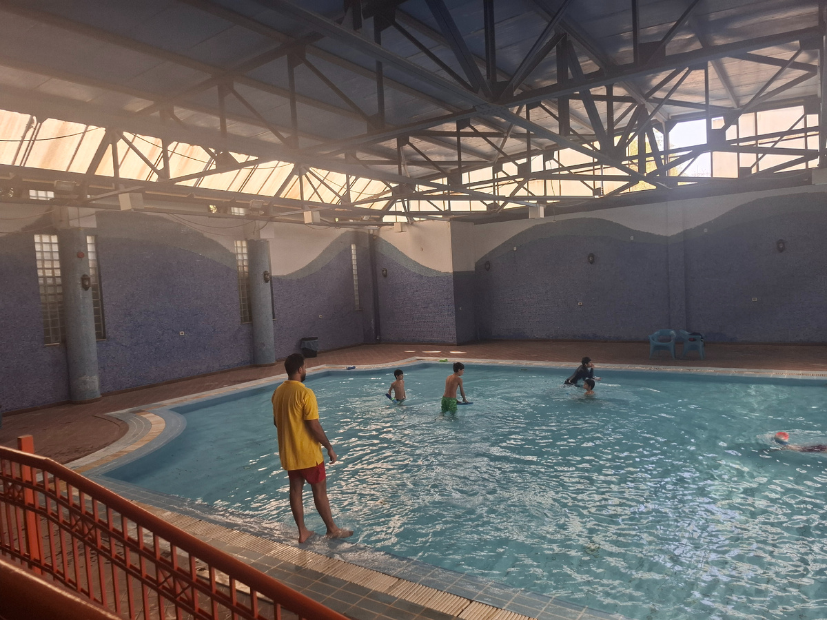 Играют в догонялки с пистолетами