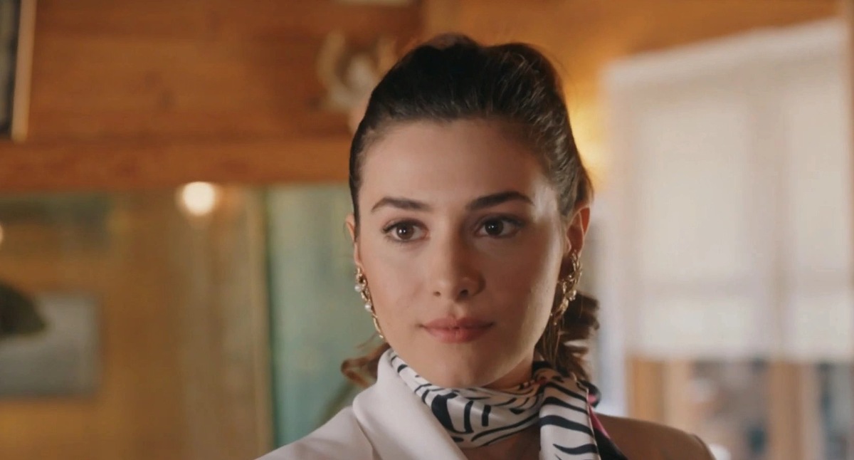 Наз, кадр из сериала "Спрячь меня"