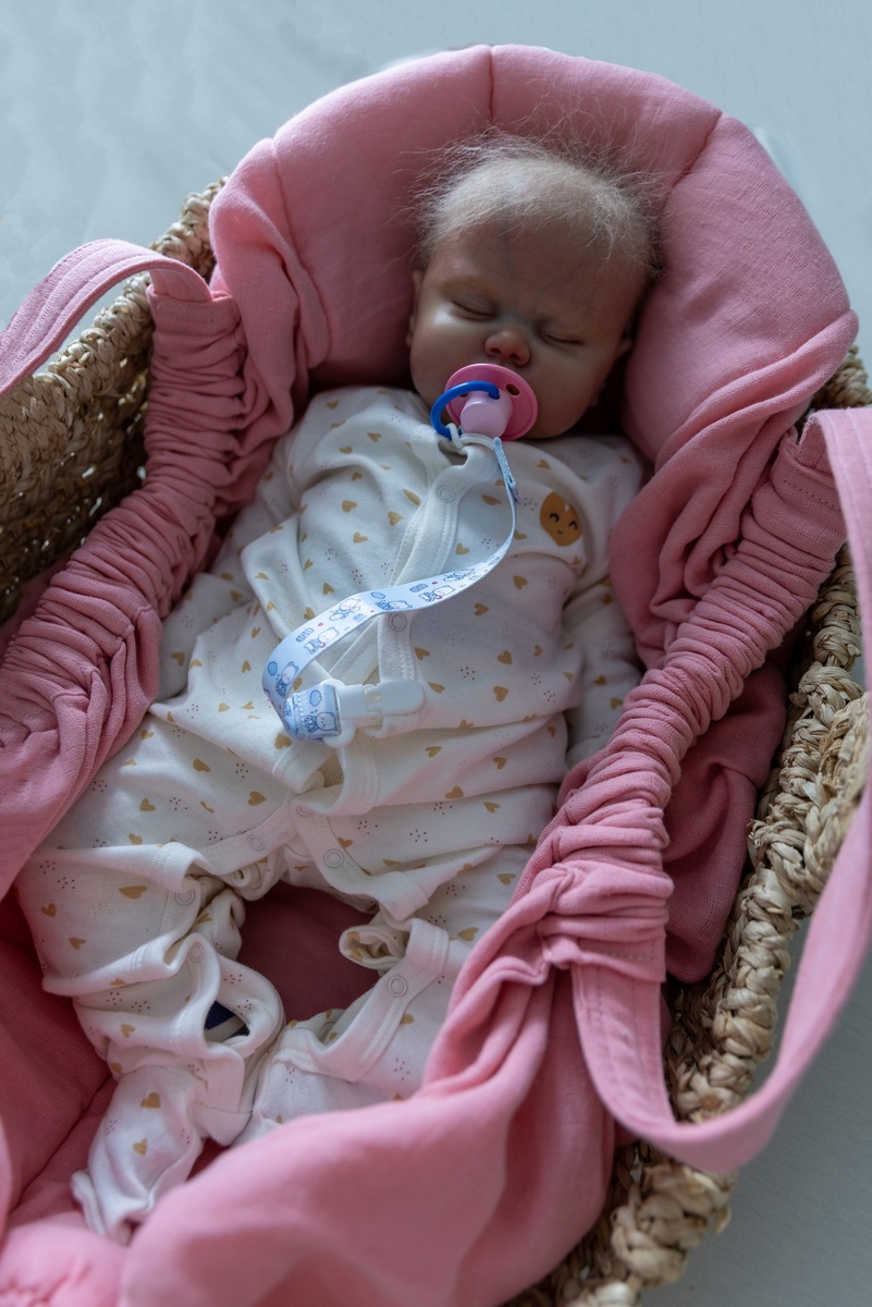 Тепло и уют
Наполнитель из премиального холлофайбера, обеспечивает мягкость и комфорт, создавая ощущение тепла и уюта.